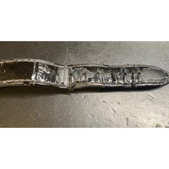 Women's 28mm Guess Watch, Silver Tone with Rhinestone Bezel, WR to 100M - Picture 5 of 5